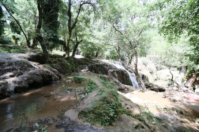 O. Tizguite au niveau de la cascade : vue de profil