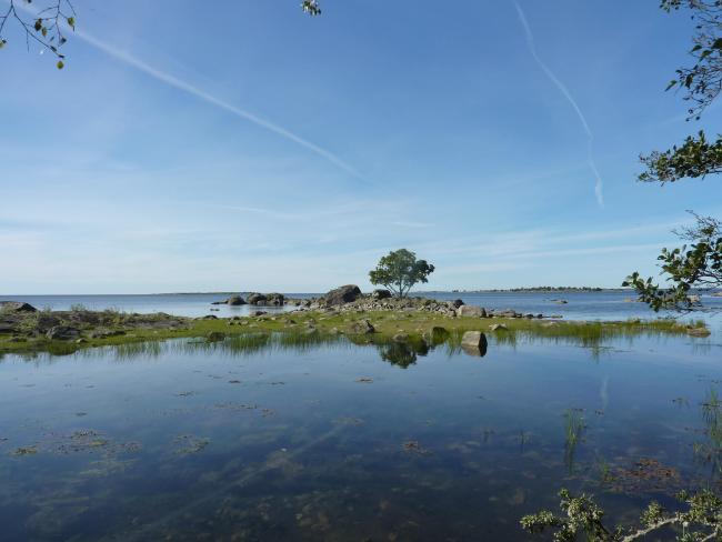 Bräkne Hoby skärgård, in the western part of the site.