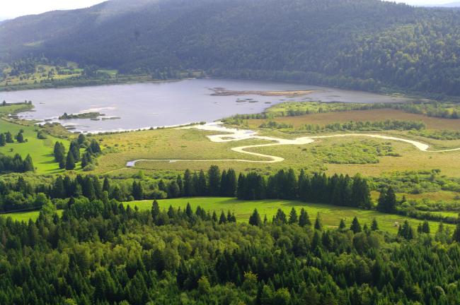 Lac de Bouverans et marais du Varot