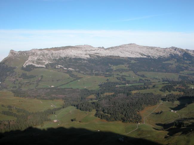 Laubersmad-Salwidili: View towards the "Schrattenfluh"
