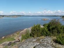 Kurefjorden, Rock skerries in the background.